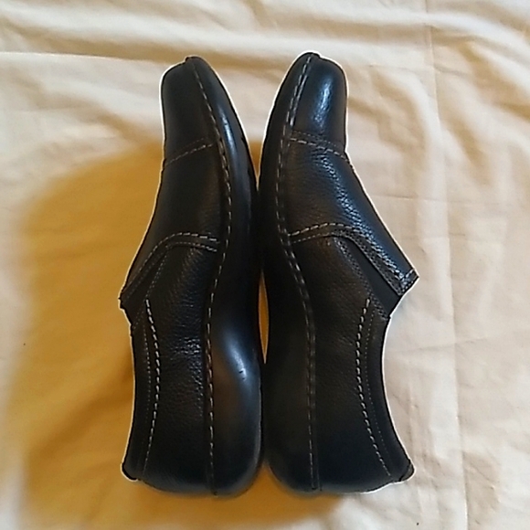 Women's Black Clarks Shoes - Picture 2 of 8